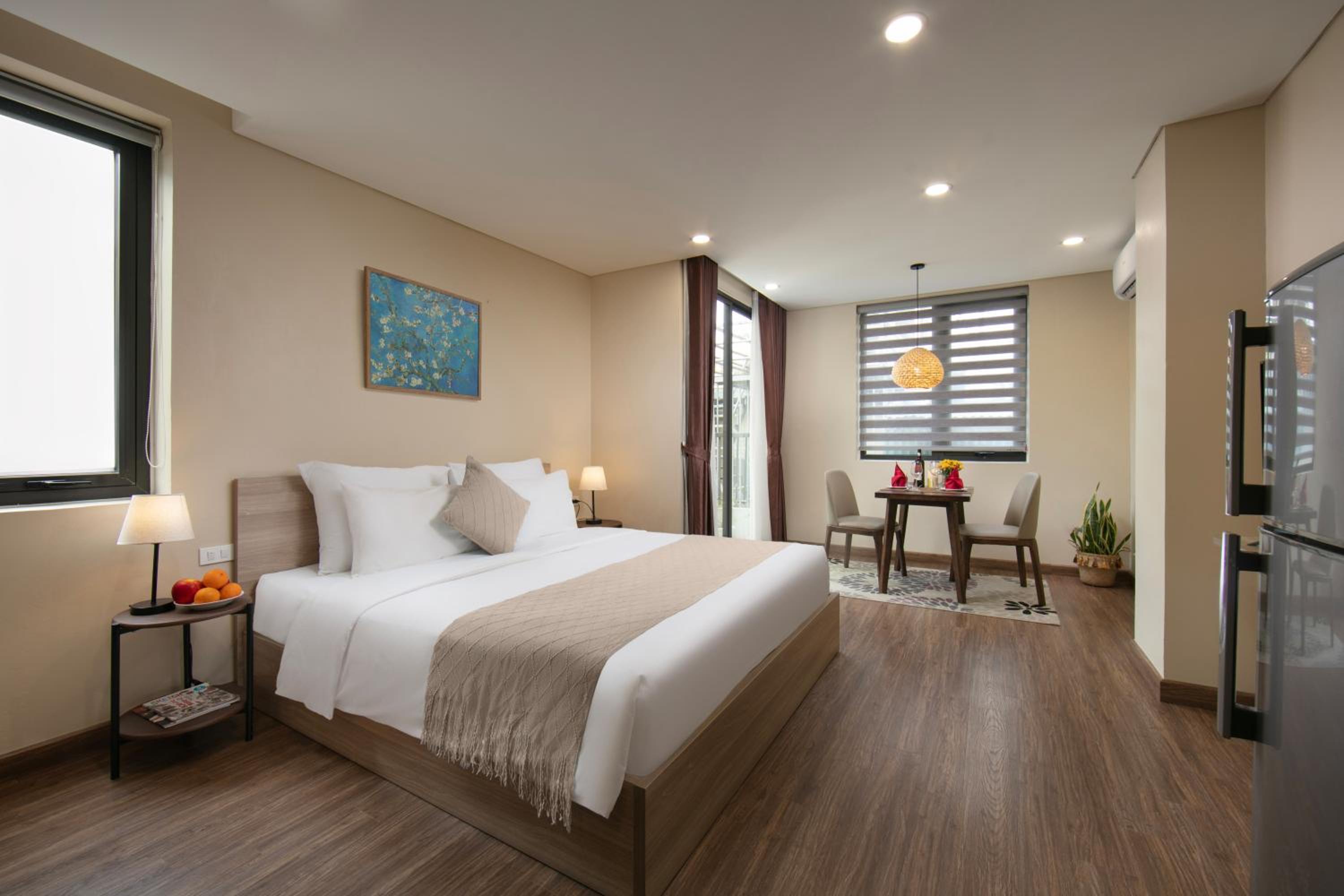 HB Serviced Apartment - Lạc Long Quân