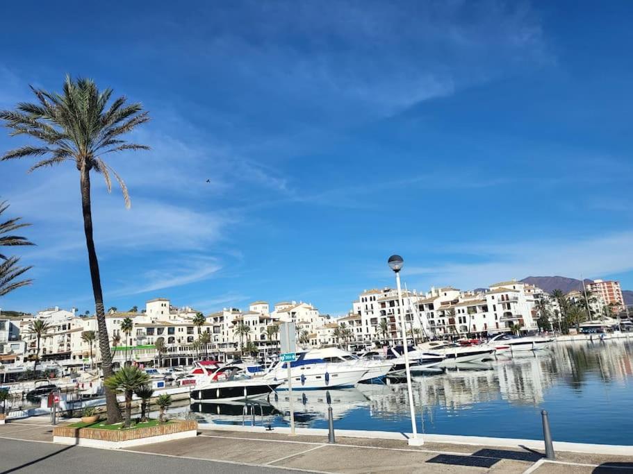 Monte Duquesa Plaza Palmeras close to Port and Beach