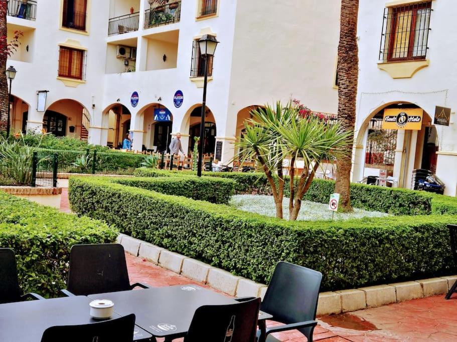 Monte Duquesa Plaza Palmeras close to Port and Beach