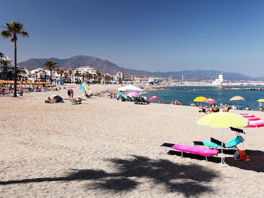 Monte Duquesa Plaza Palmeras close to Port and Beach