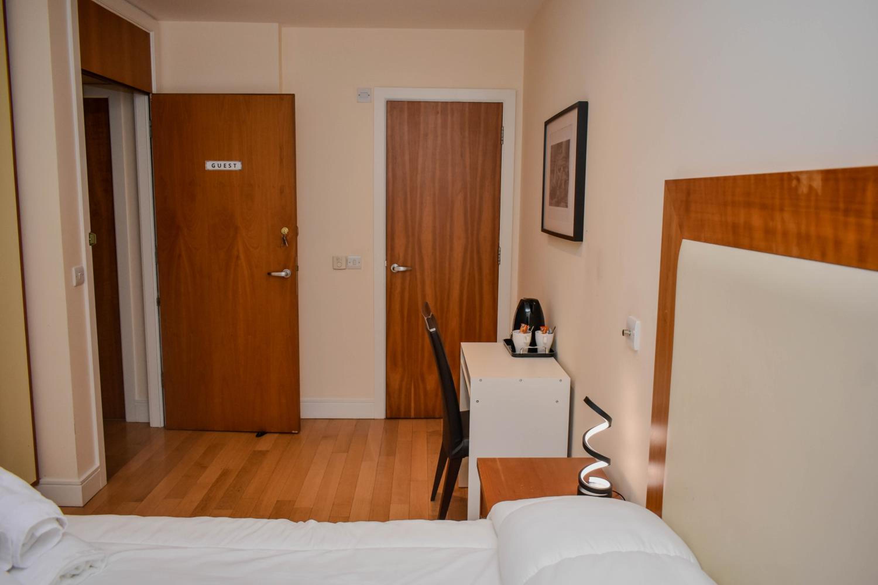 Black or White en Suite