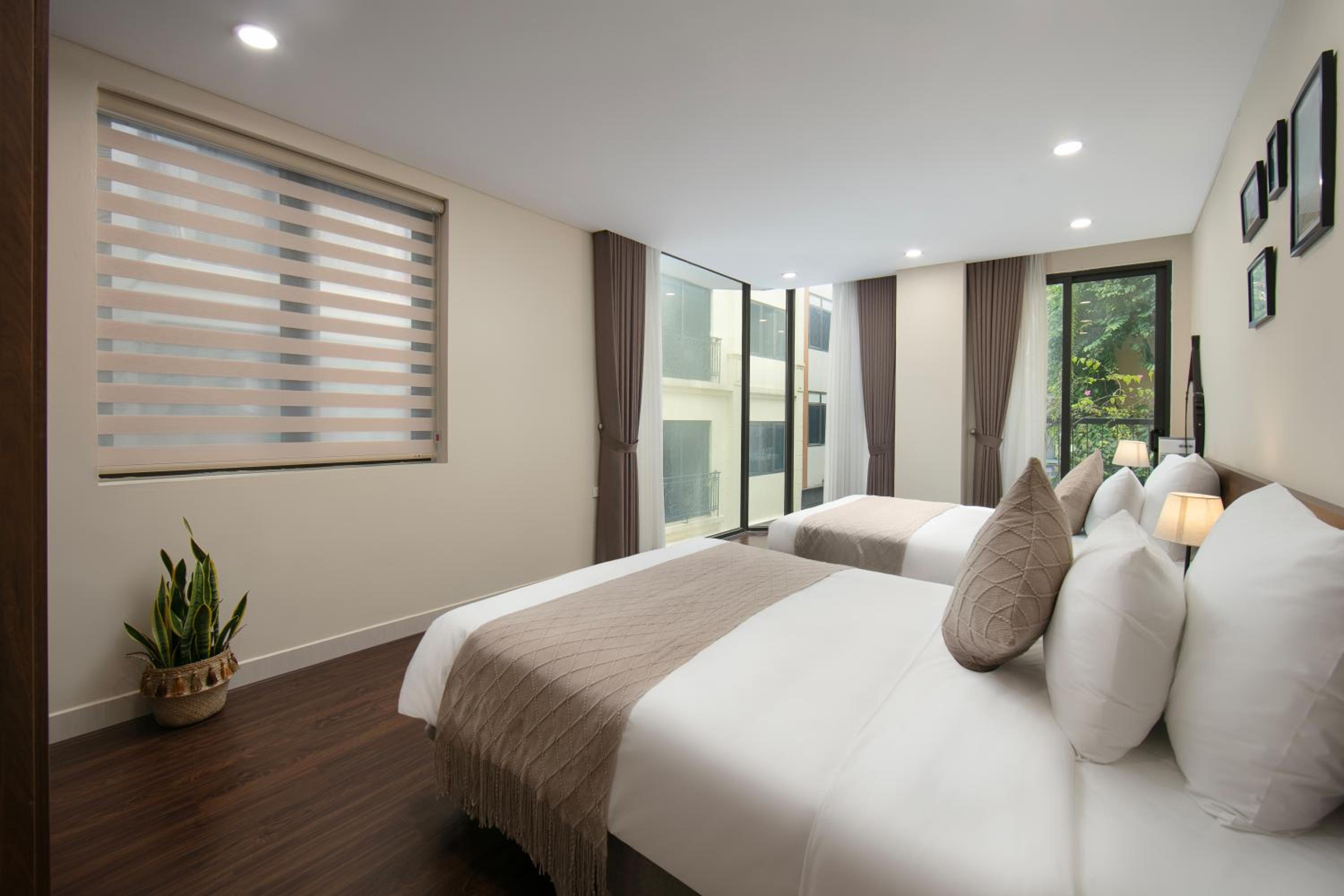 HB Serviced Apartment - Lạc Long Quân