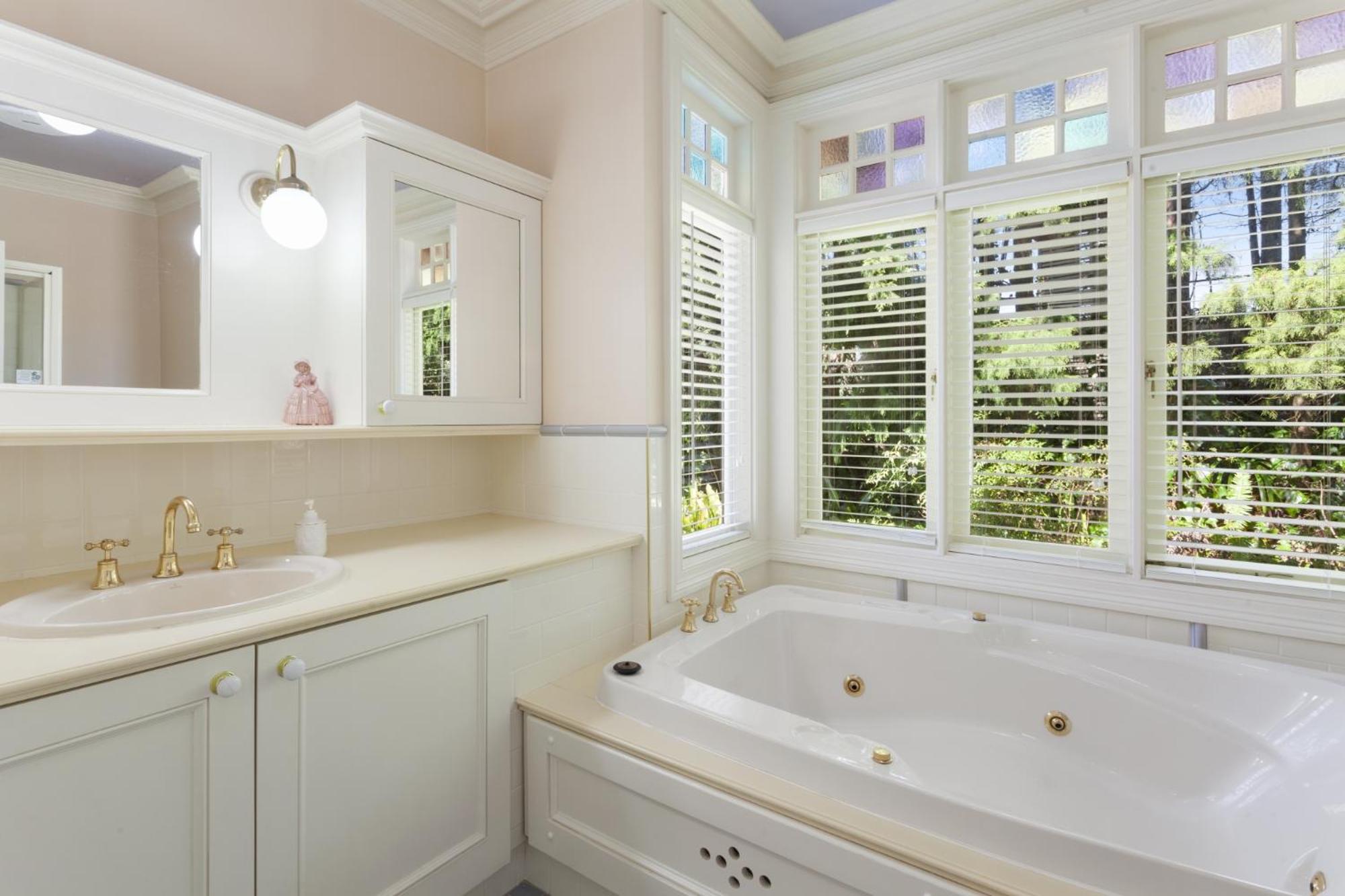 Bethany Manor Bed & Breakfast