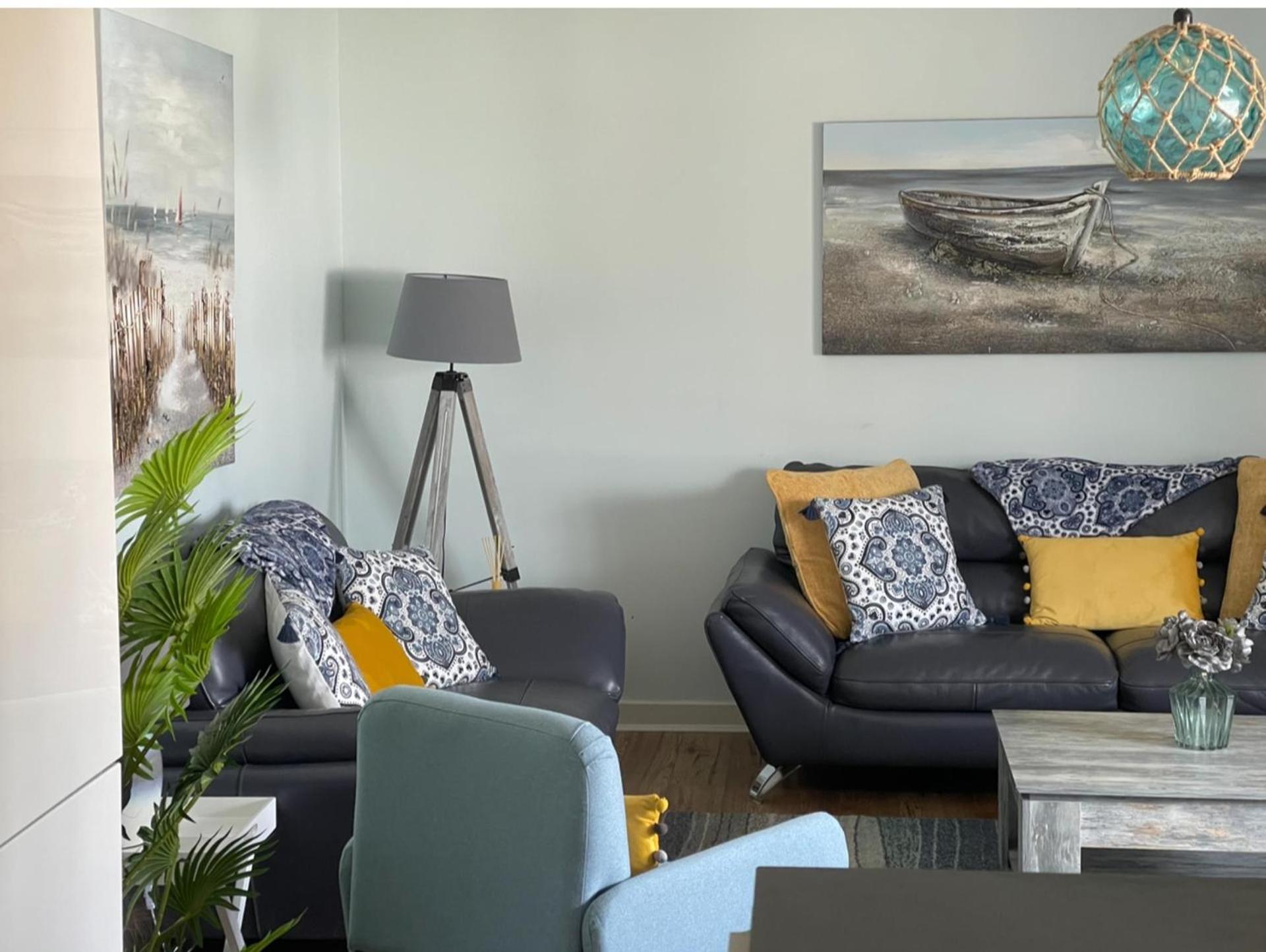 Stunning Coastal Retreat -Mins From Harbour Beach view 3