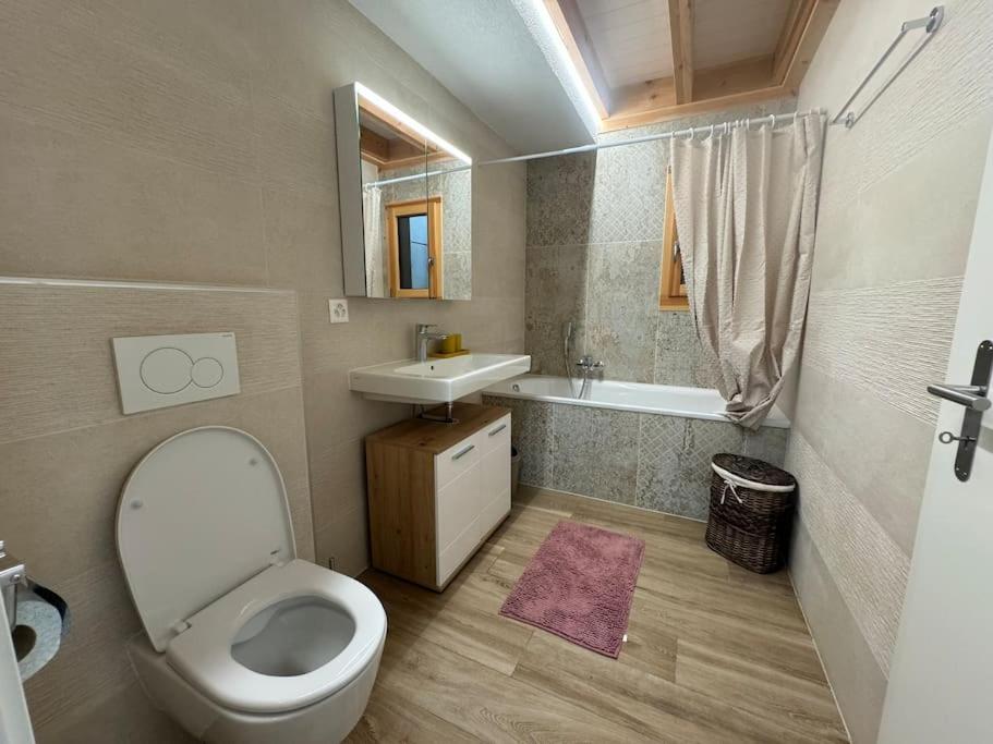 Villa mitoyenne proche des bains - Villa B4