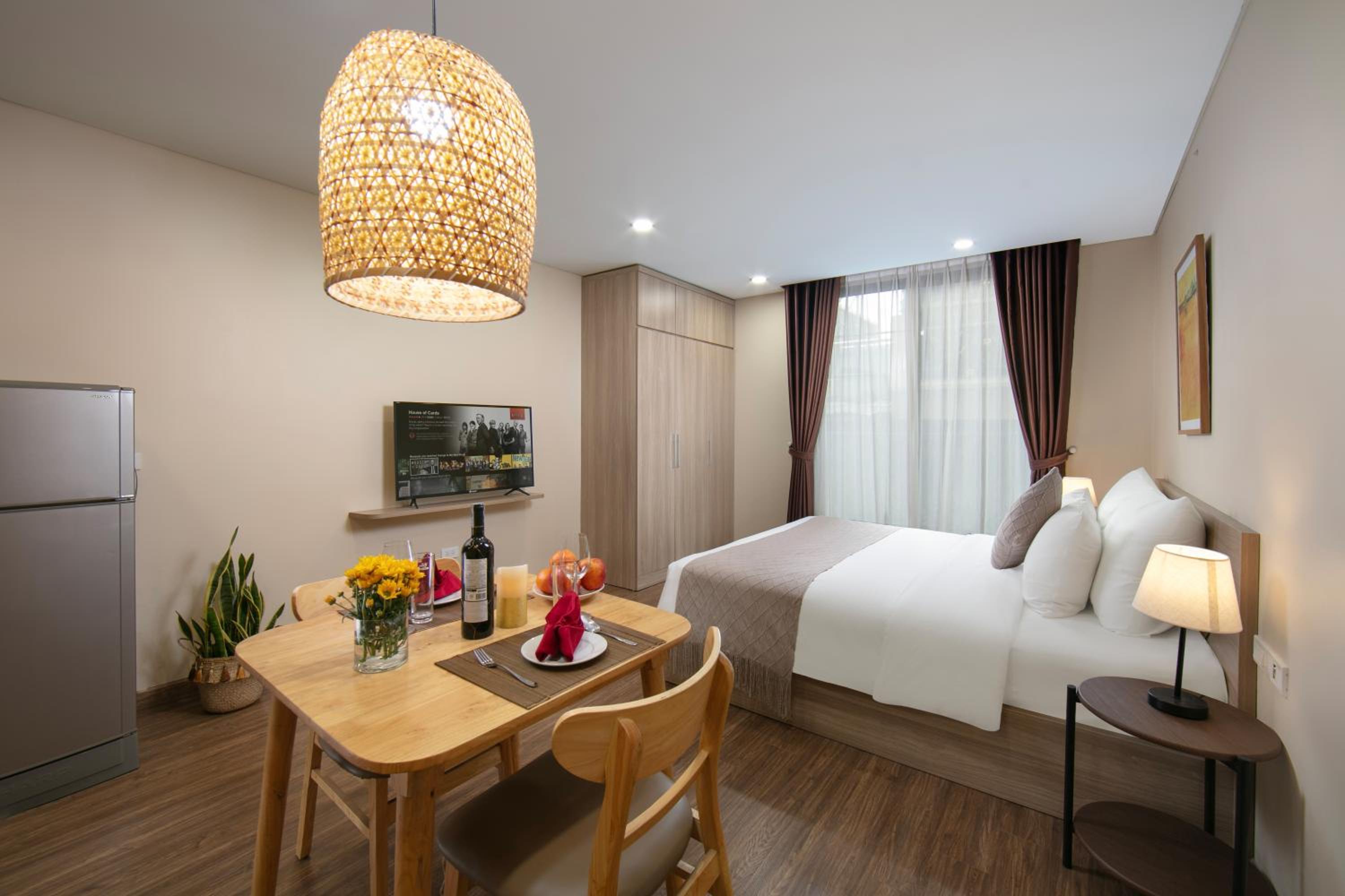 HB Serviced Apartment - Lạc Long Quân