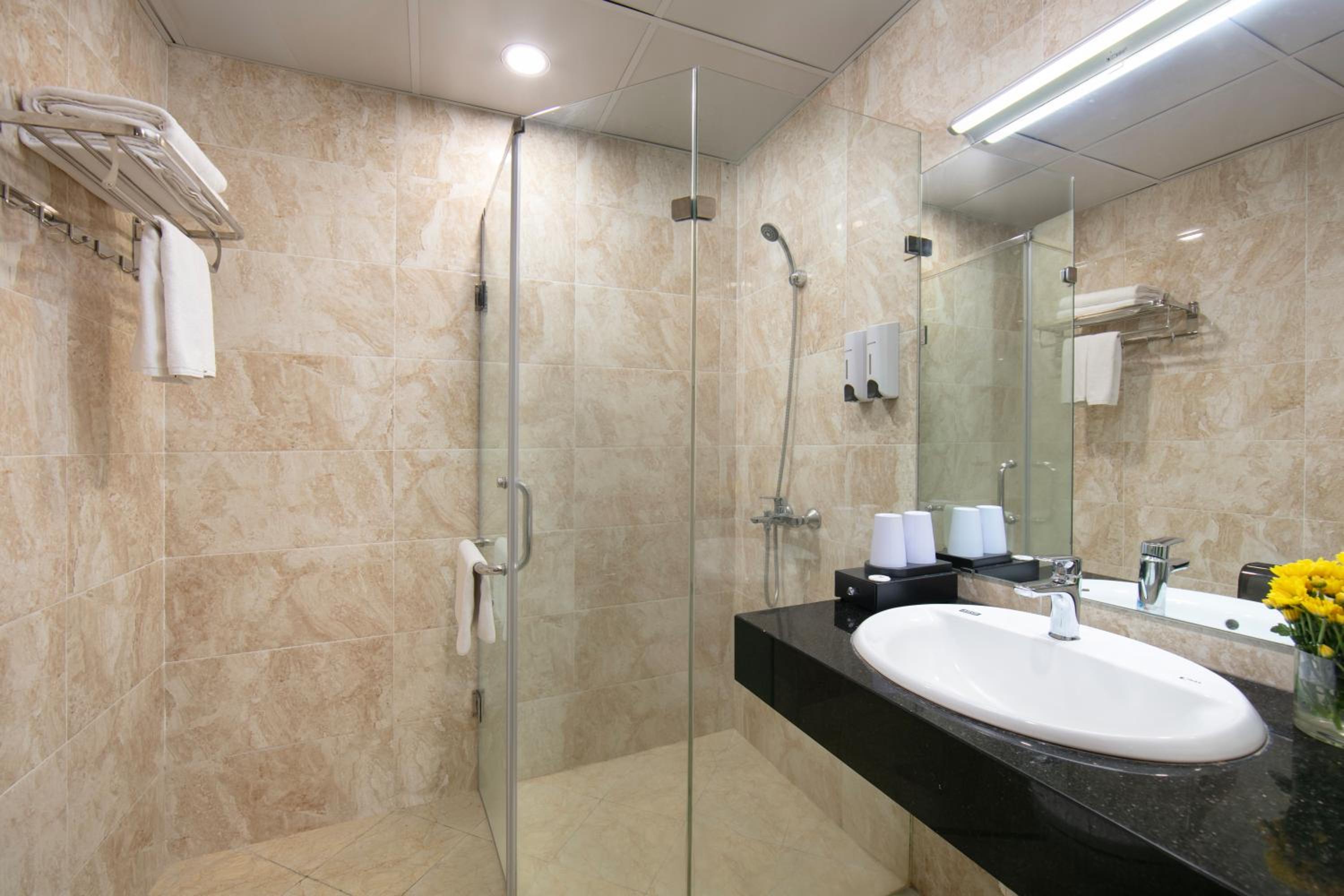 HB Serviced Apartment - Lạc Long Quân