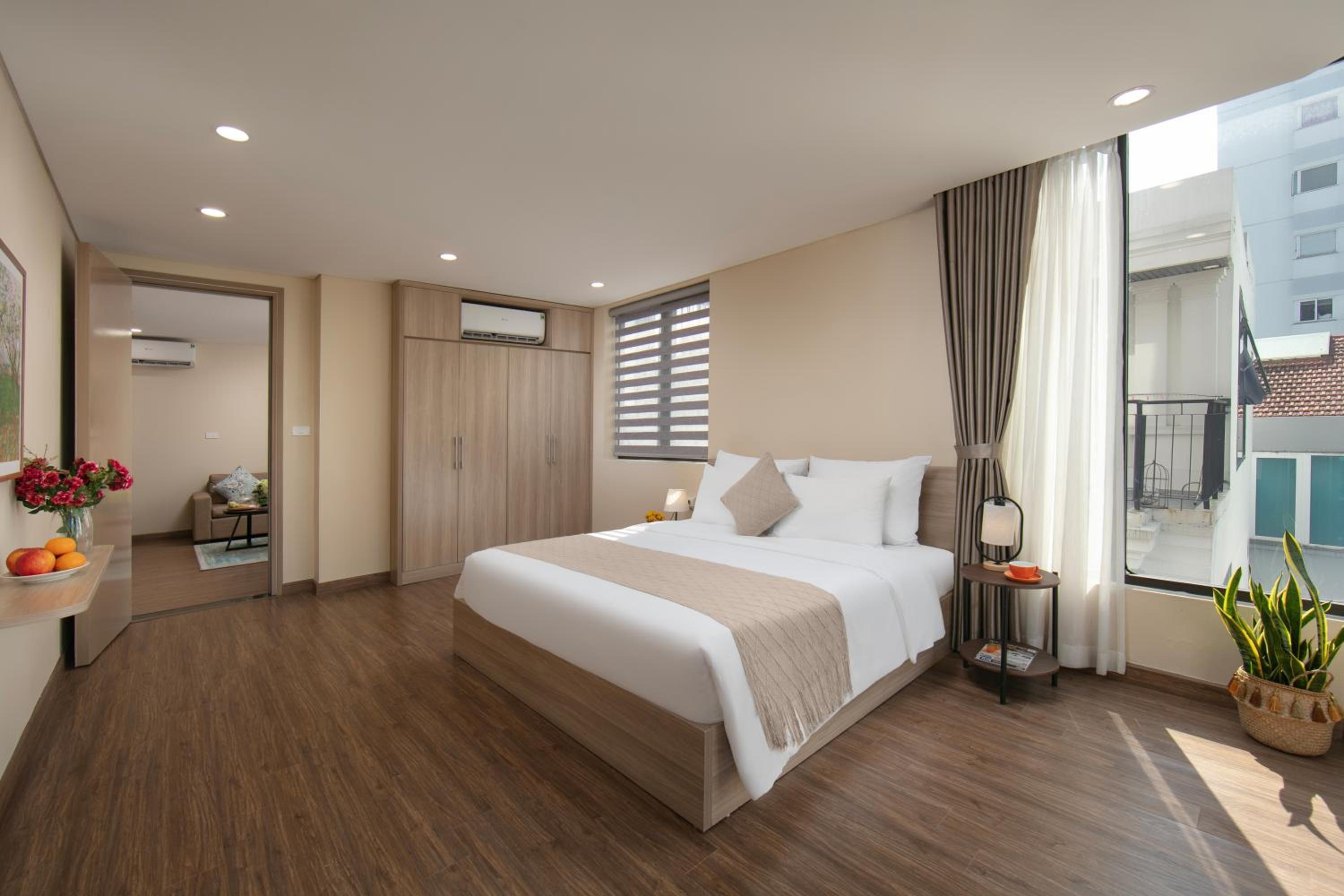 HB Serviced Apartment - Lạc Long Quân