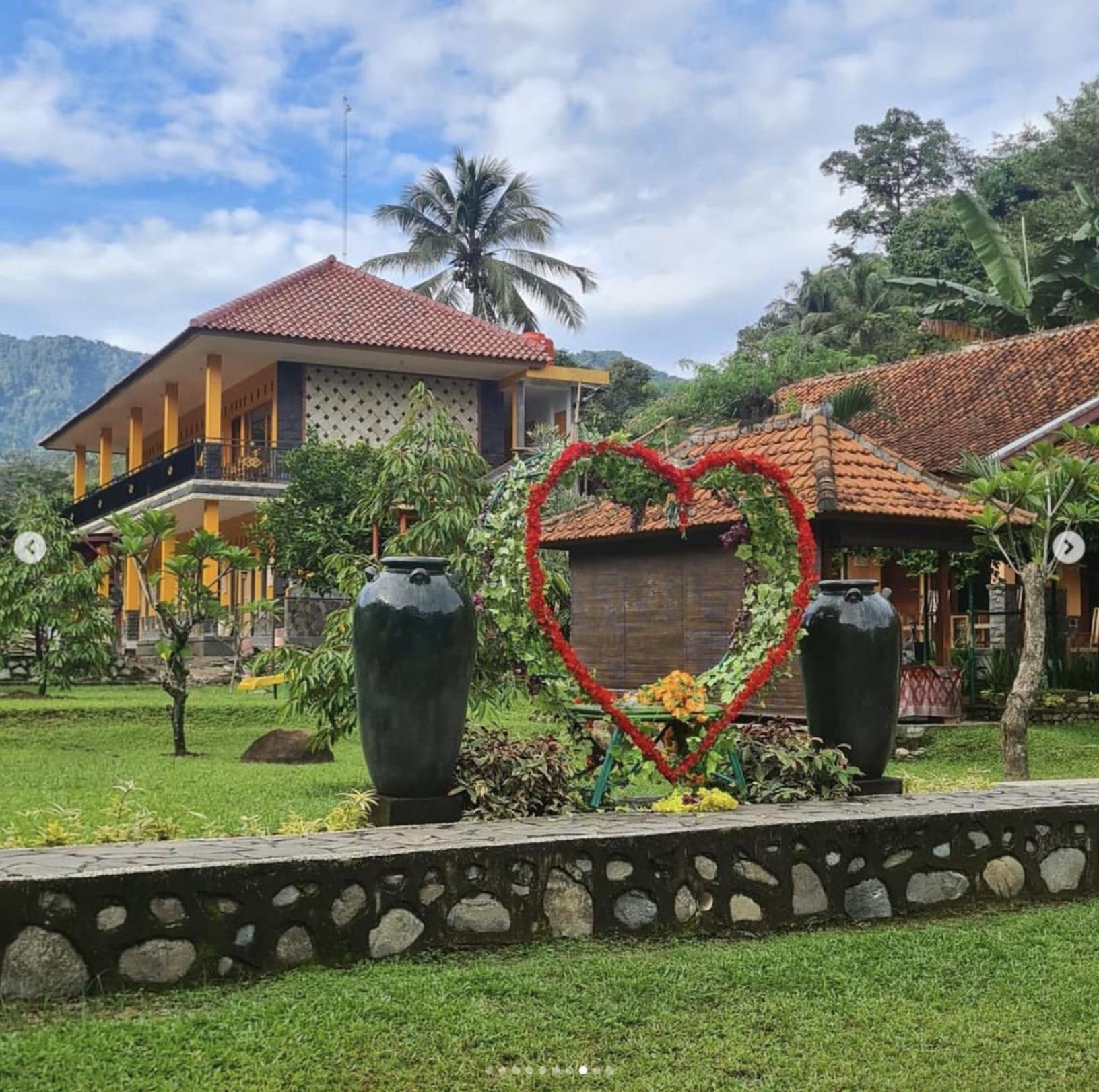 Osfa Villa