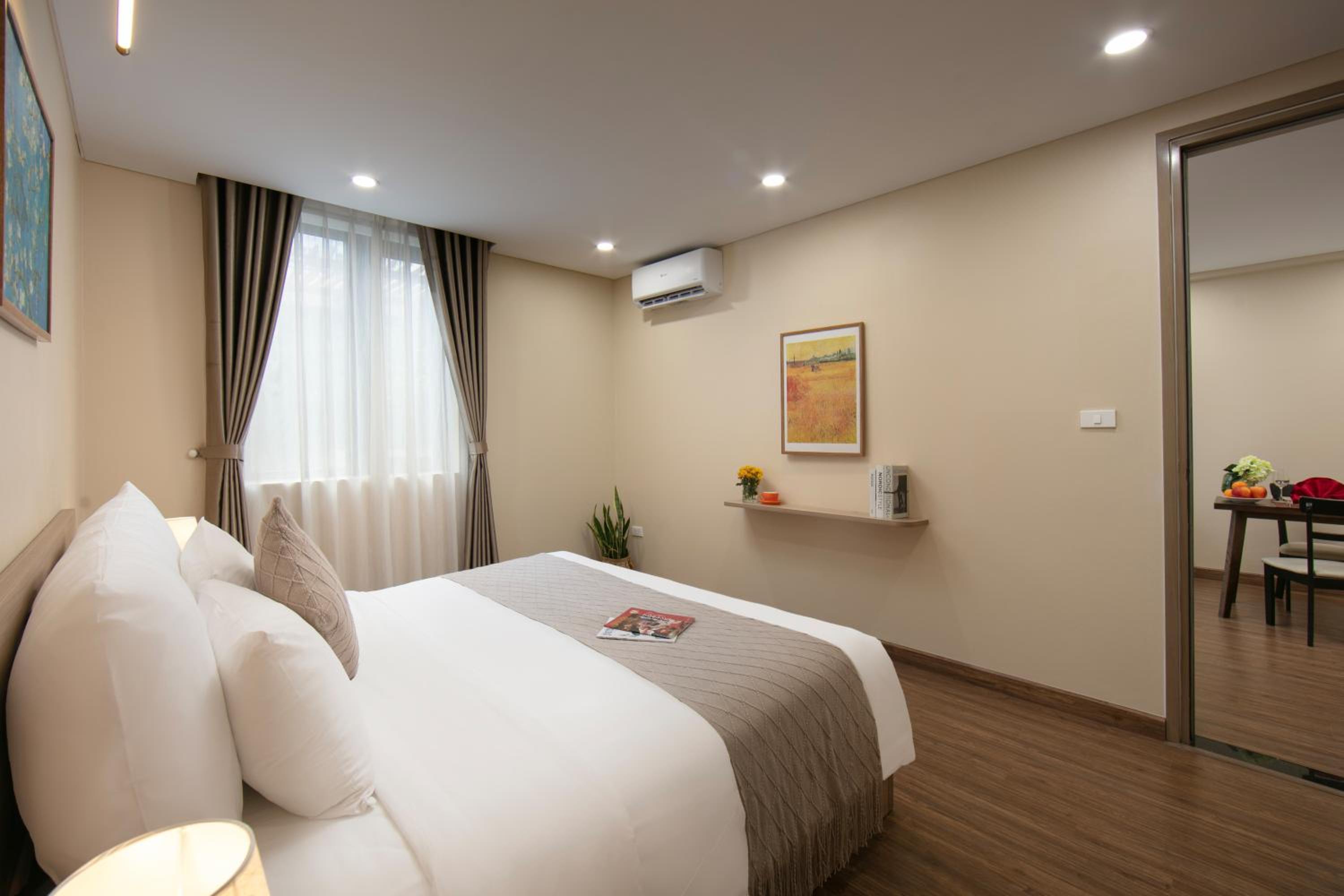 HB Serviced Apartment - Lạc Long Quân