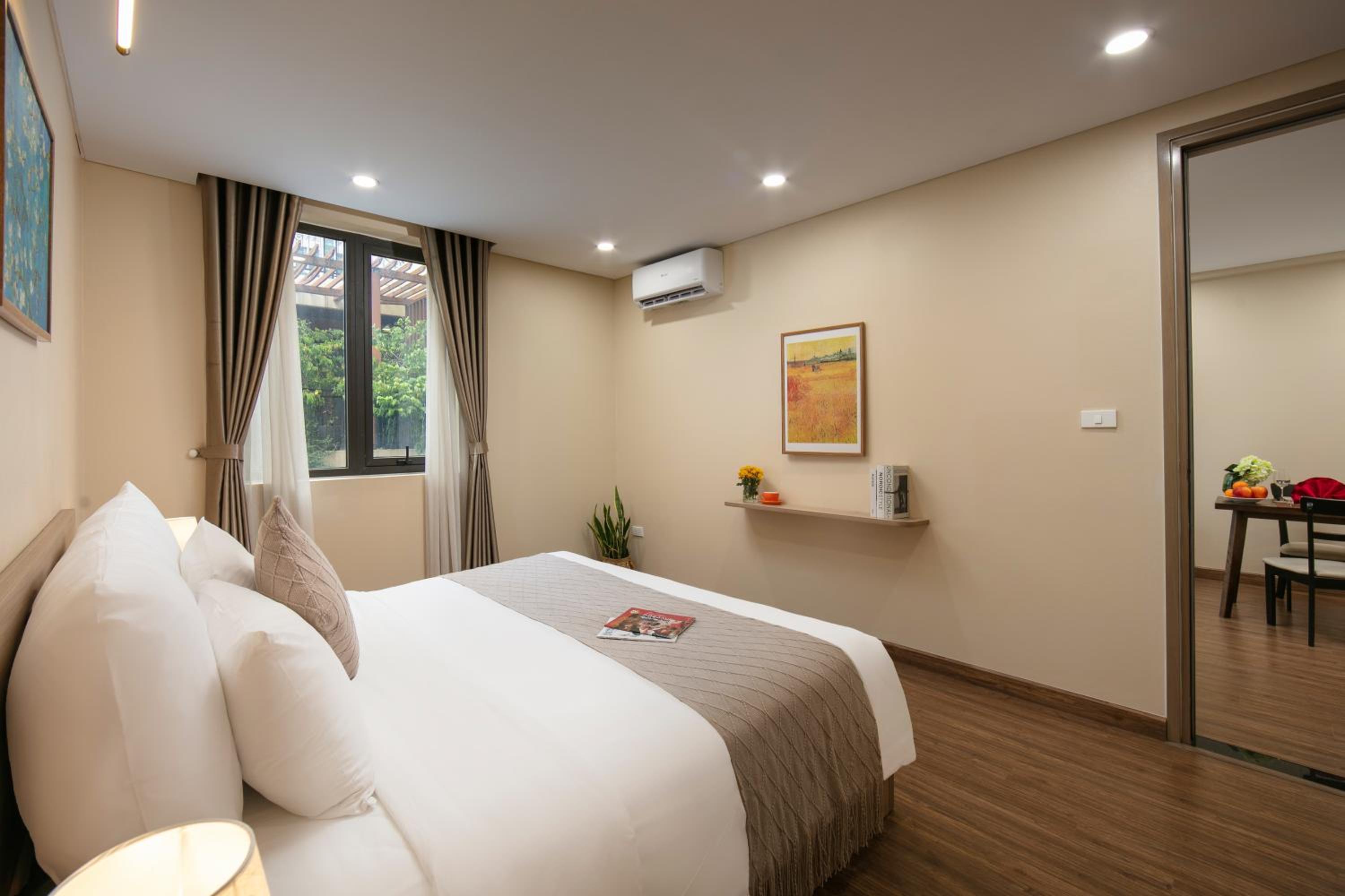 HB Serviced Apartment - Lạc Long Quân