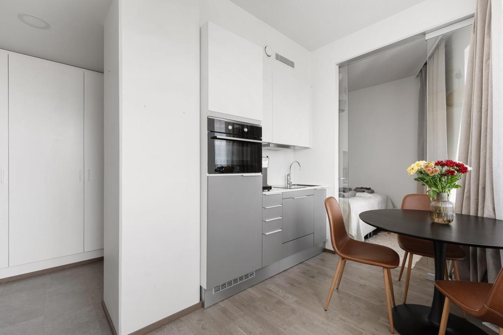 Come in! "Topaasi" Stunning studio for three in 13th floor above the Tampere! view 4