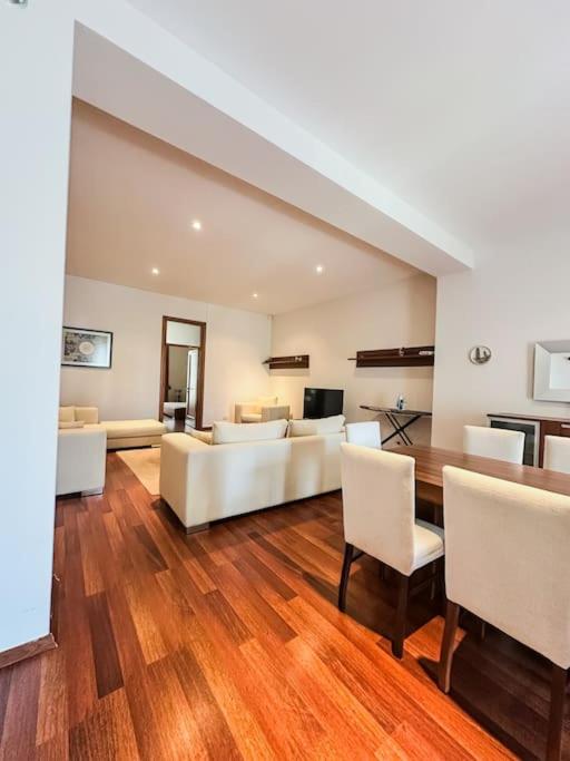 Central luxuries spacious appartment
