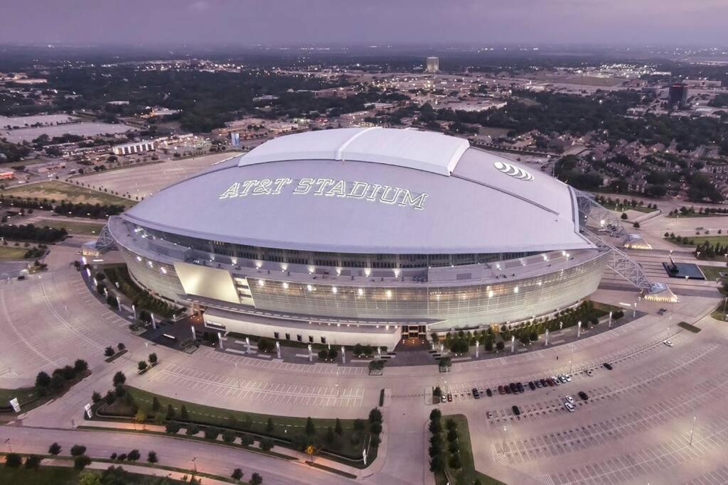 Hot Location Only 2 Min Walk To AT&T Stadium Sleeps 8 FREE Parking view 2