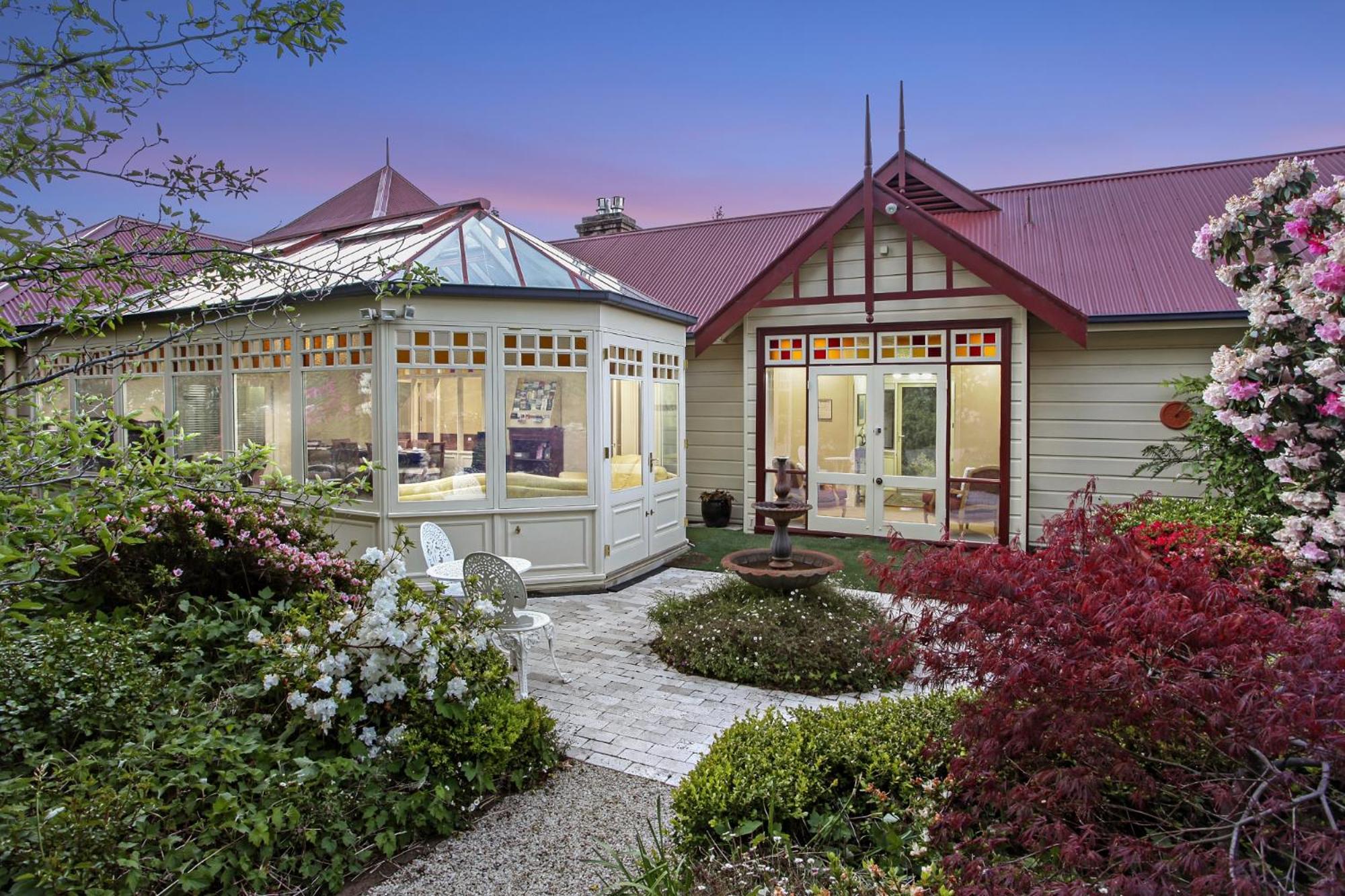 Hotel Bethany Manor B&B call them for Guaranteed Cheapest Price