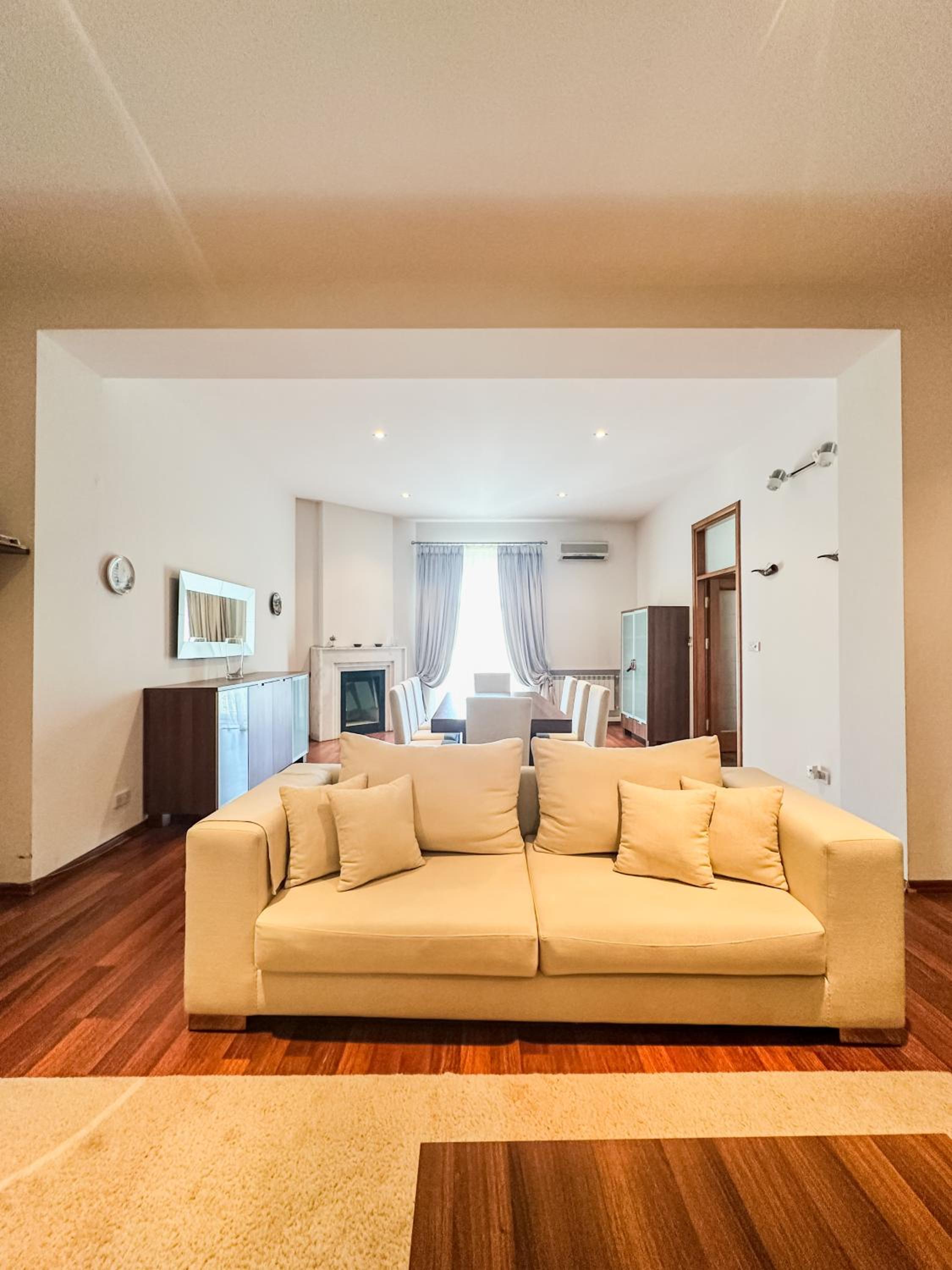 Central luxuries spacious appartment