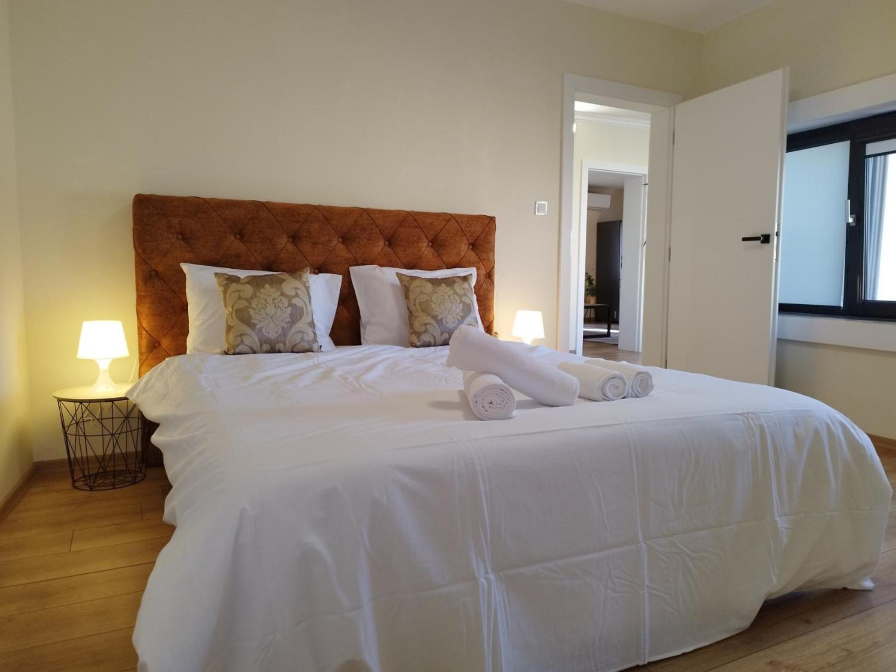 2-Bedroom Flat - Sunny Balcony