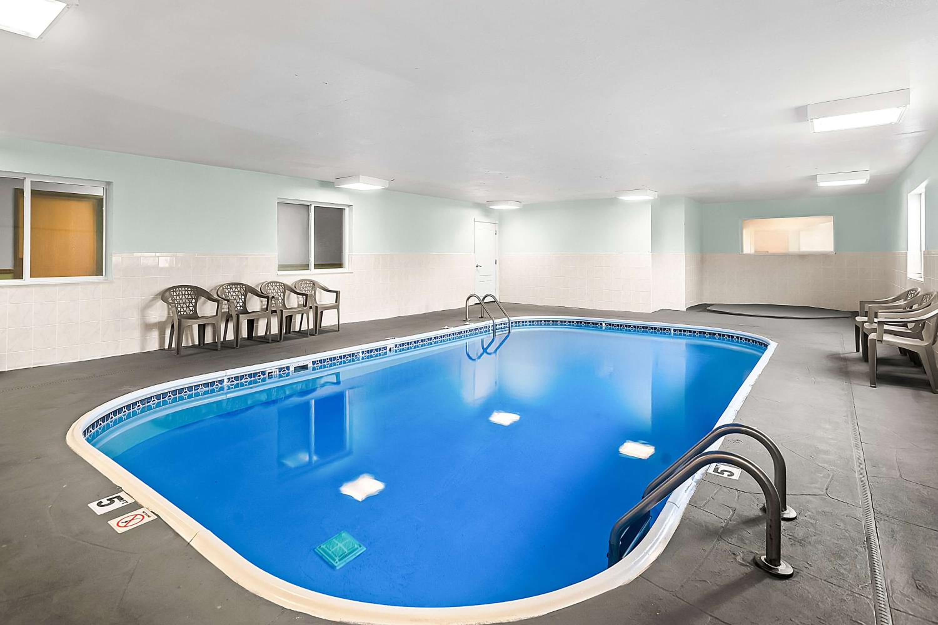 SureStay Plus Hotel by Best Western Bettendorf view 5