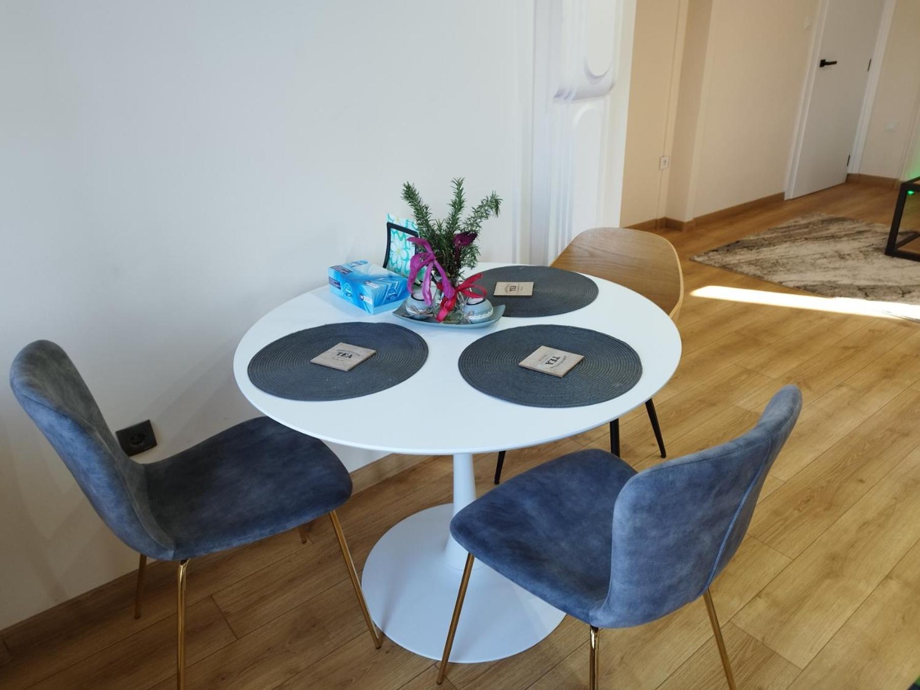 2-Bedroom Flat - Sunny Balcony