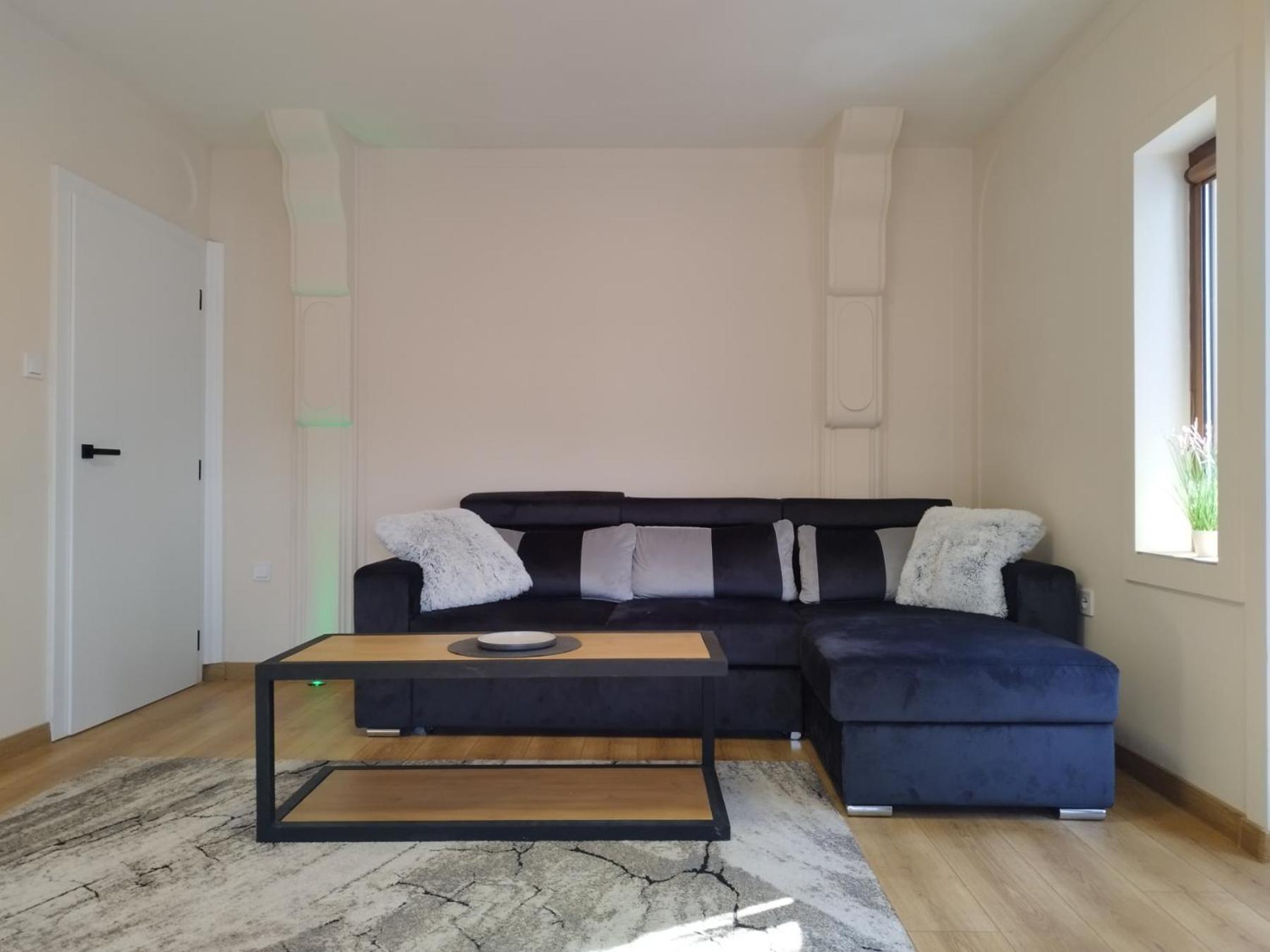 2-Bedroom Flat - Sunny Balcony