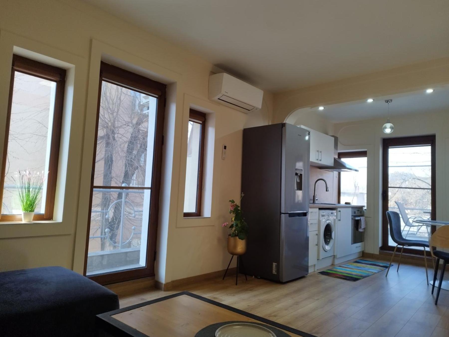 2-Bedroom Flat - Sunny Balcony