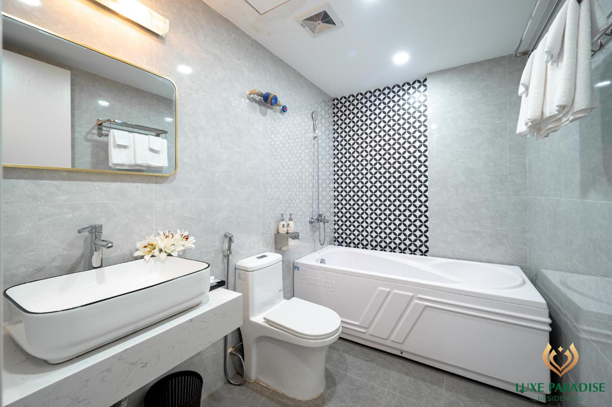 Luxe Paradise Residence 76 To Ngoc Van