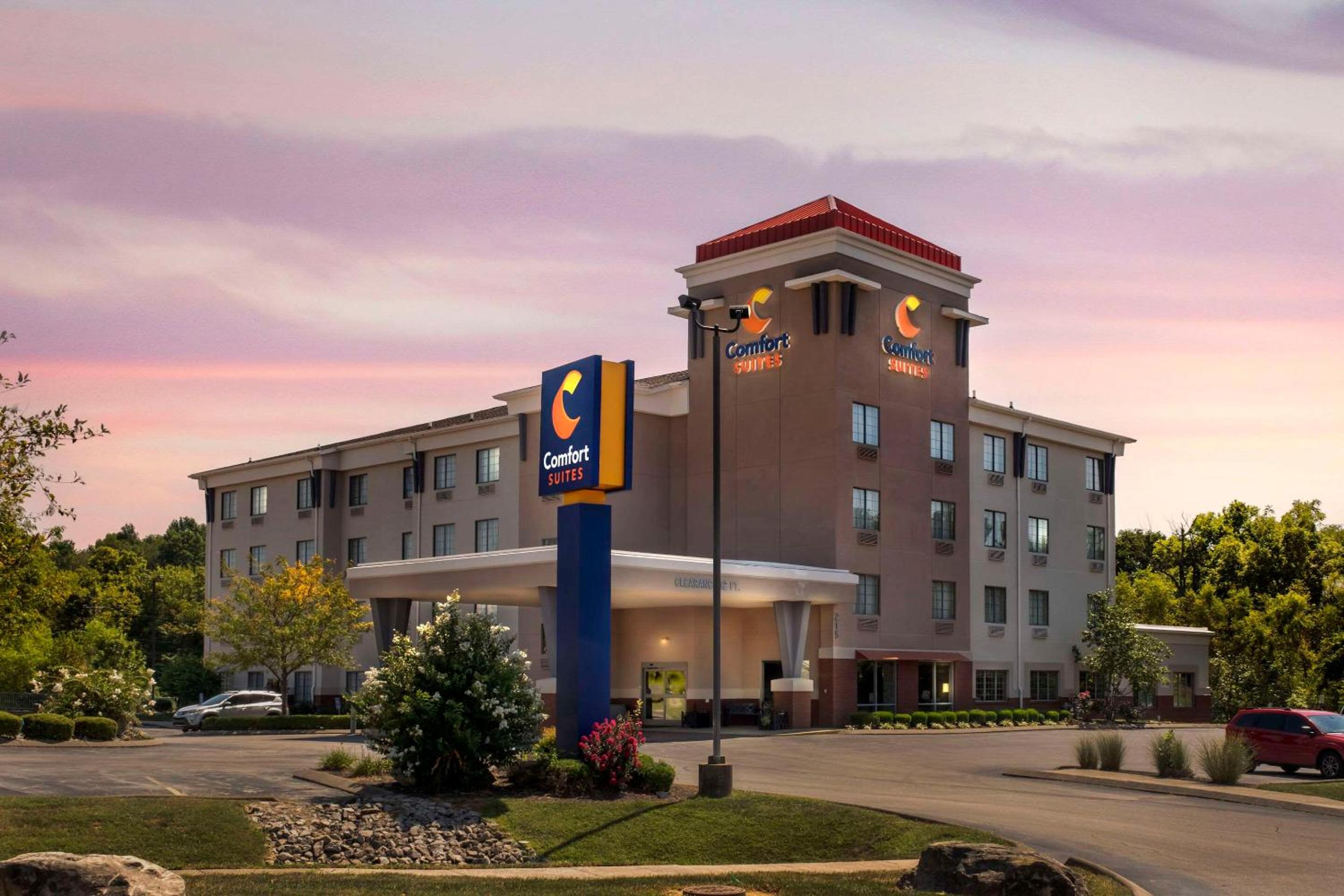 Comfort Suites Elizabethtown view 3