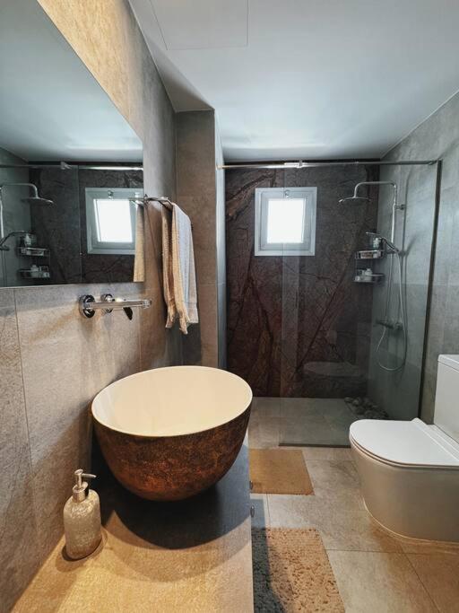 3 Br Penthouse Jacuzzi Seaview