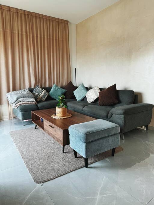 3 Br Penthouse Jacuzzi Seaview