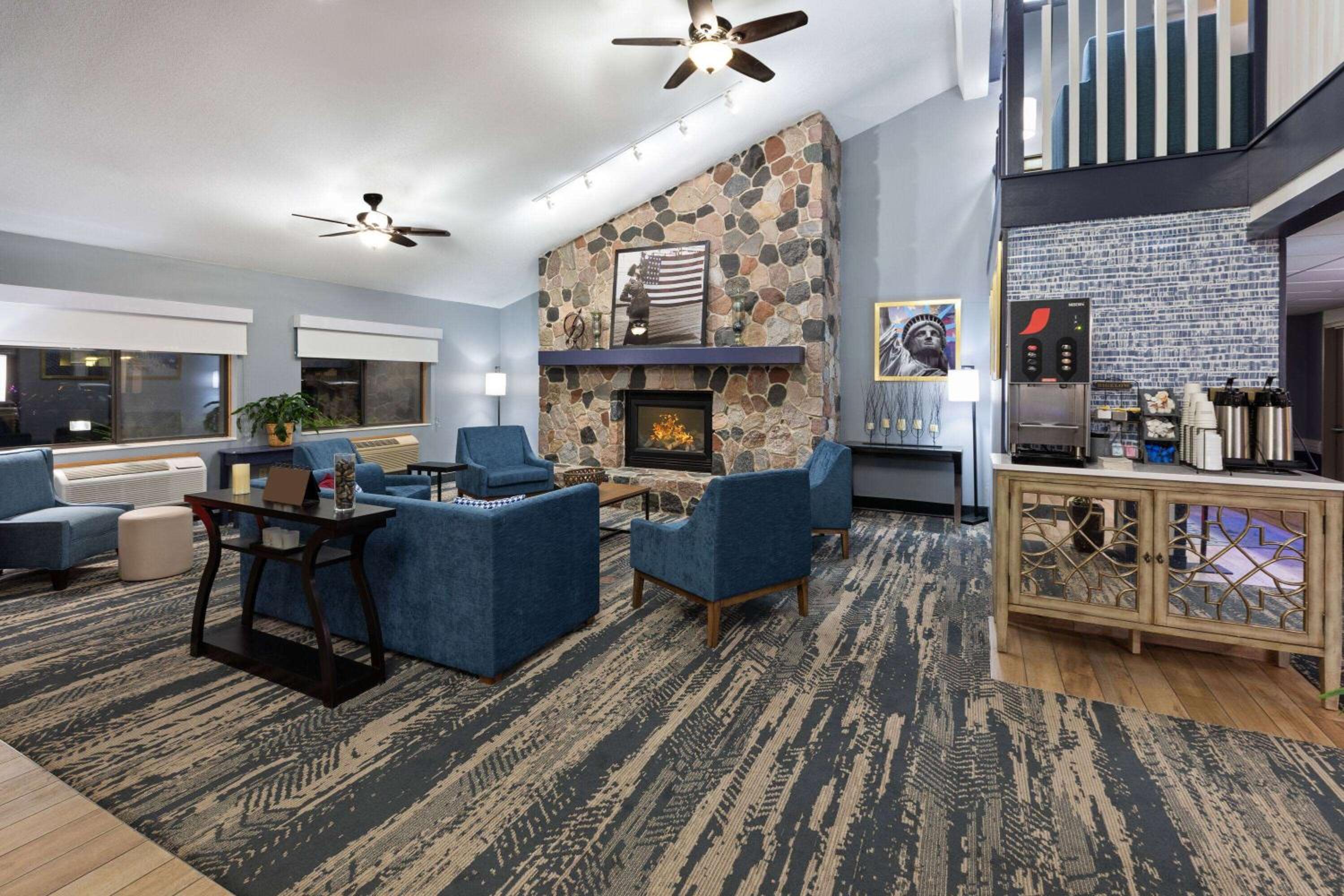 AmericInn by Wyndham North Branch