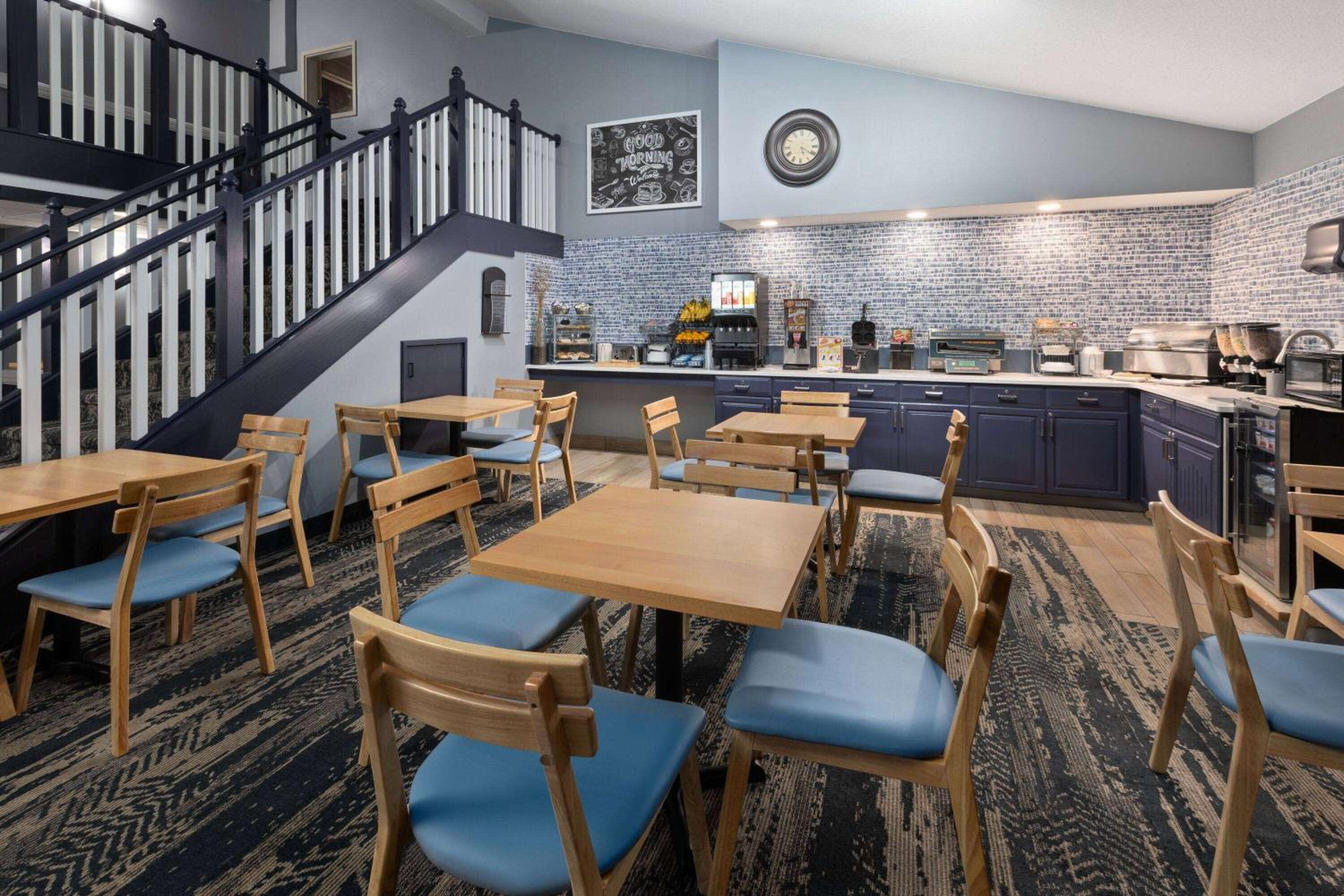 AmericInn by Wyndham North Branch