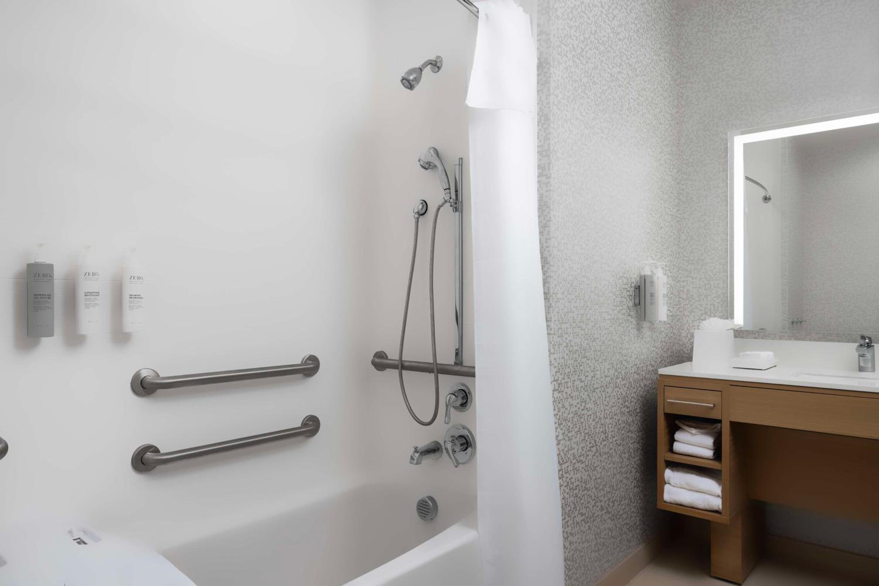 Marina Vacations - Home2 Suites By Hilton Marina - Property Image 2