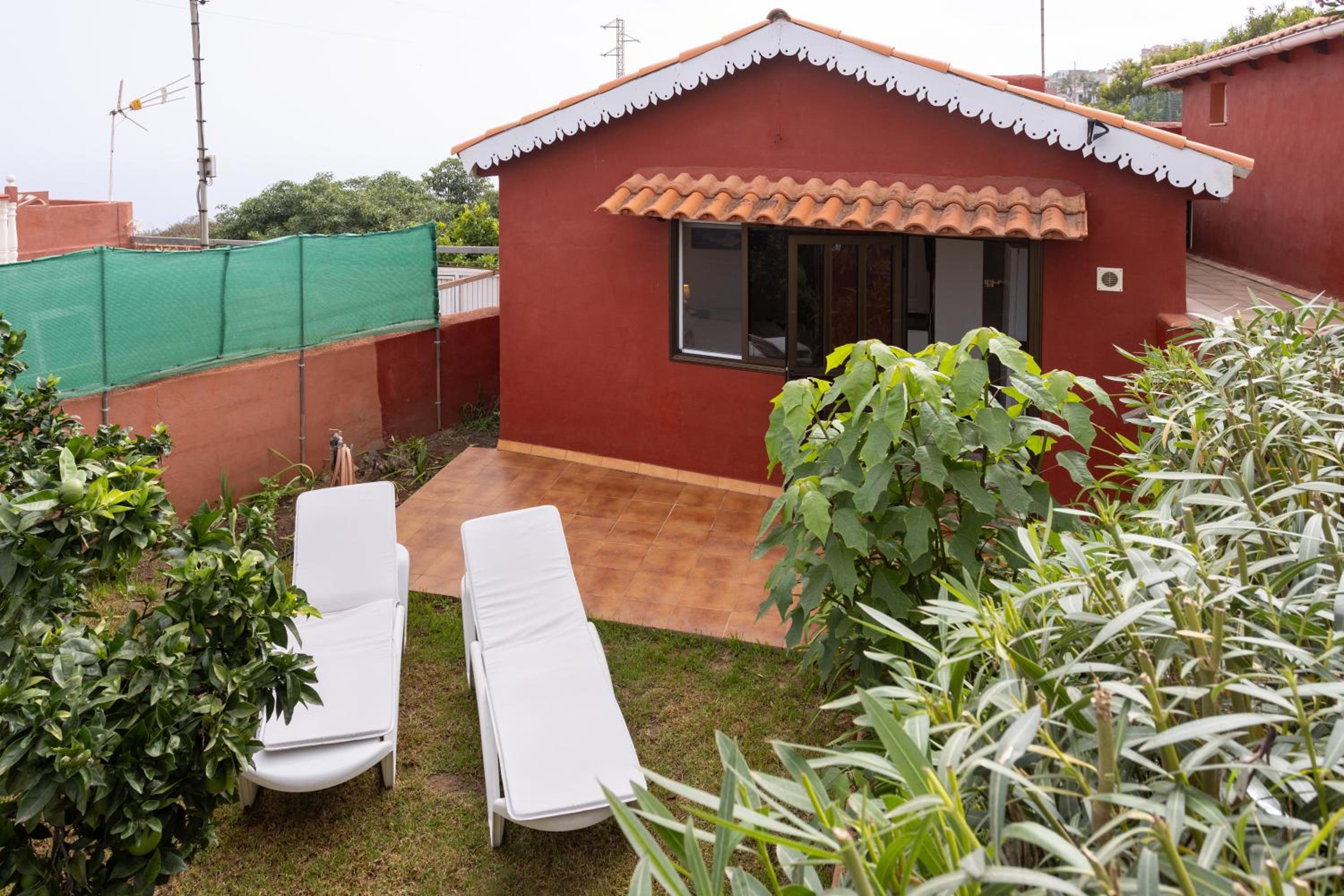 Home2Book Serene Retreat Isabel, Jacuzzi & Garden view 4