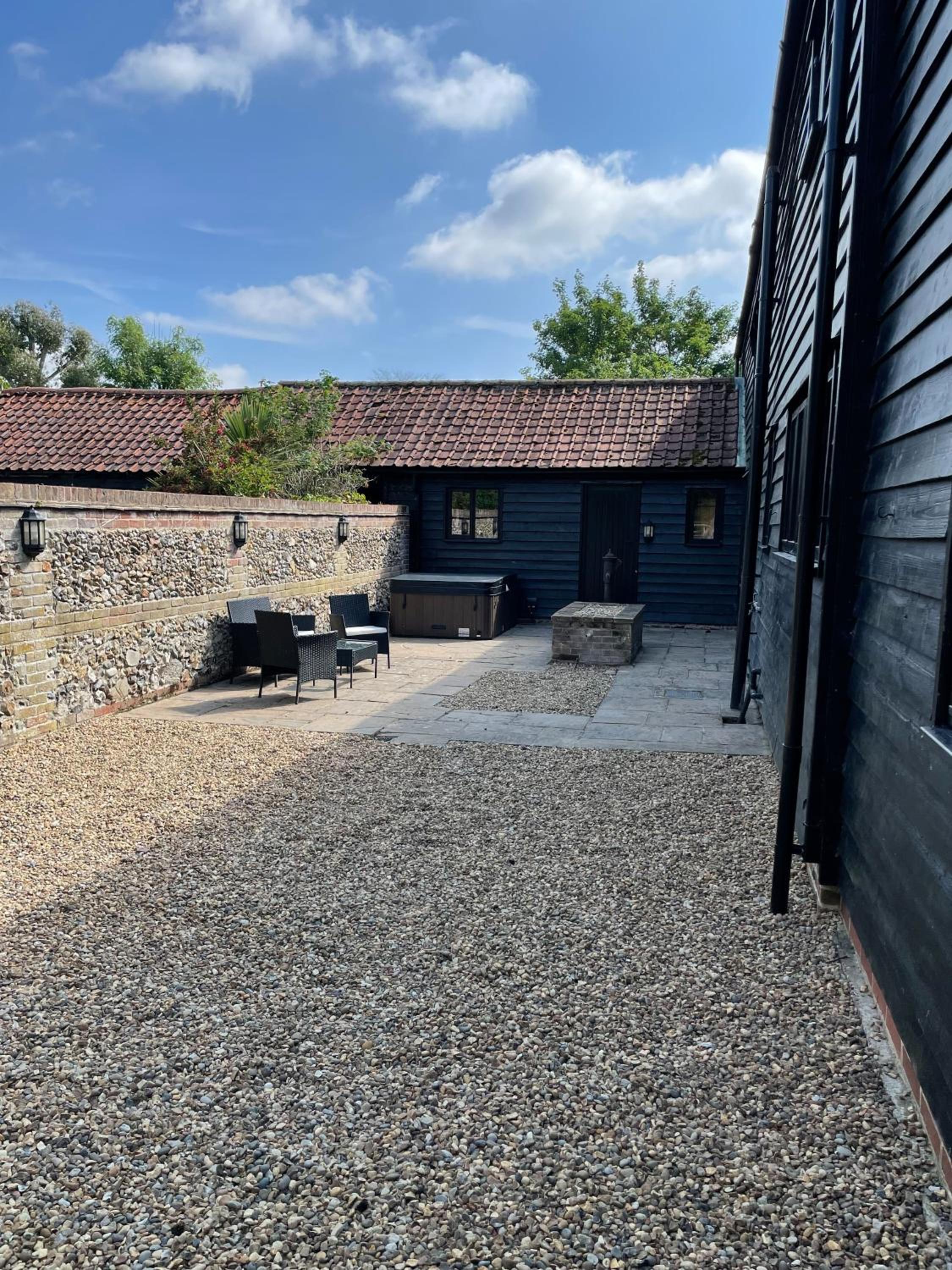 Kings Barn - English Countryside Retreat view 4