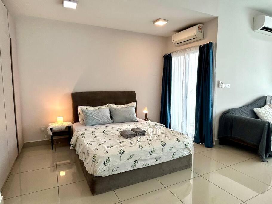 Biz Studio near Oasis Corporate Park H2O Medalla CittaMall Subang Airport photo 1