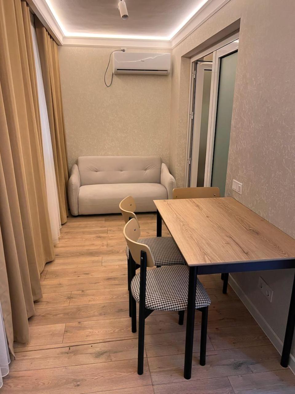 One bed apartment in Old Airport