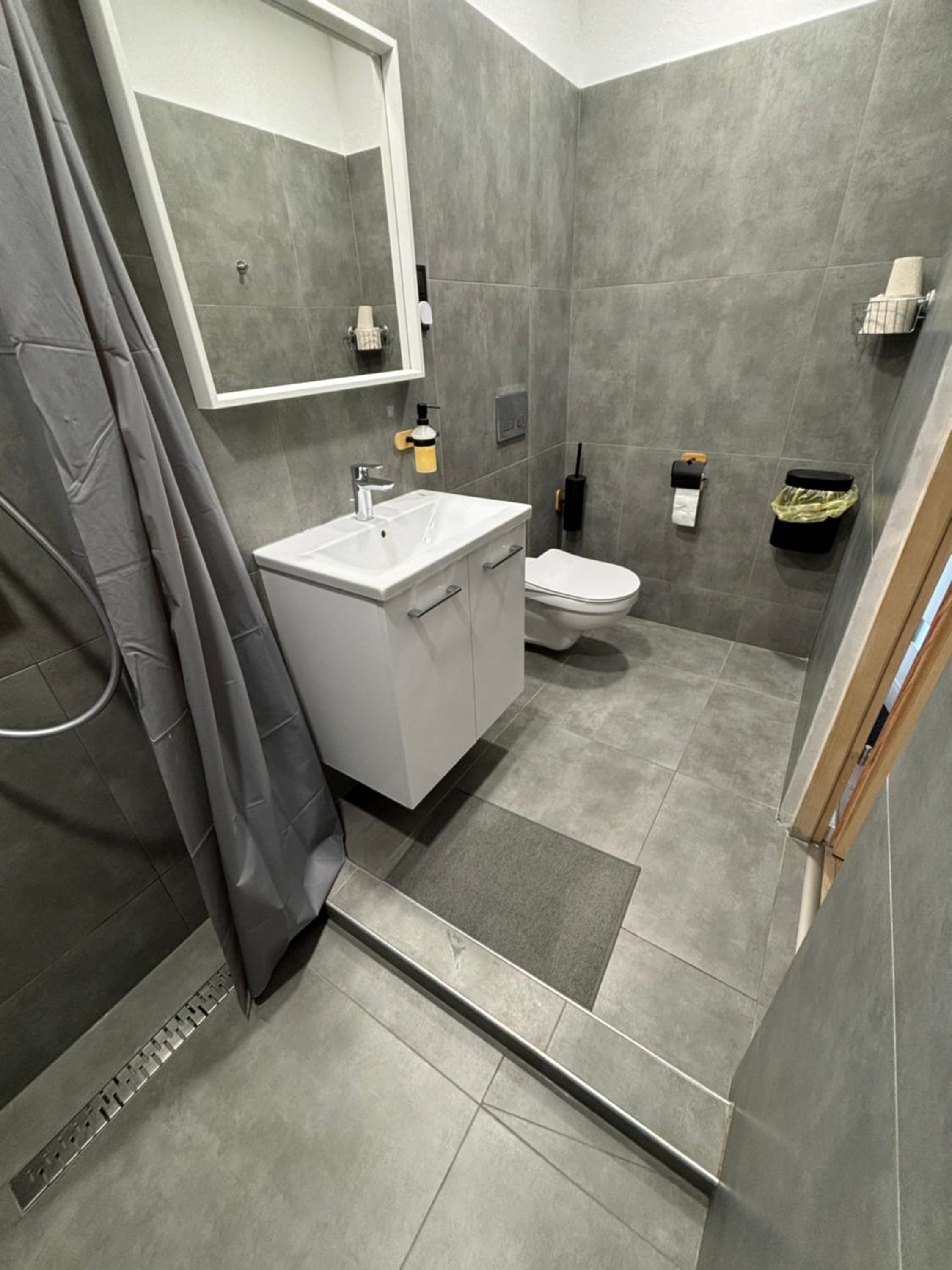 Benjamin Apartman