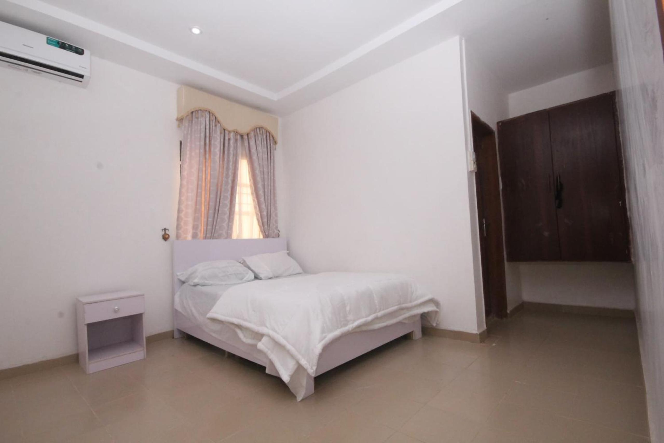White House Service Apartment