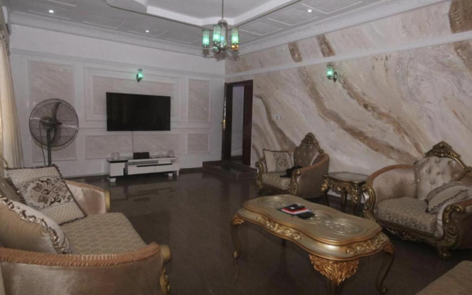 White House Service Apartment