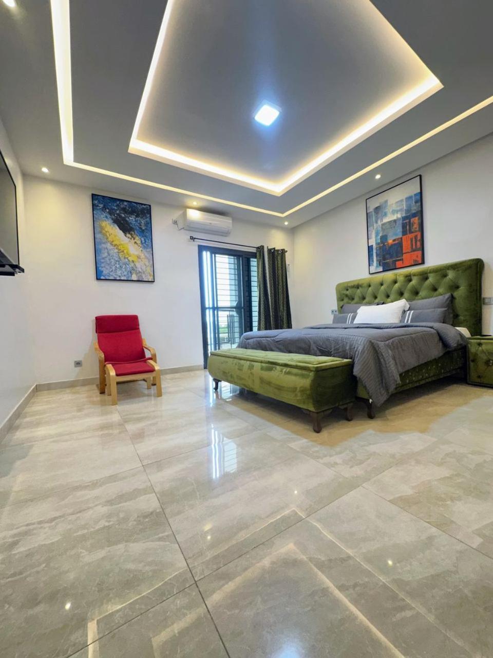 Appartement meublé F4 grand standing aux mamelles view 3