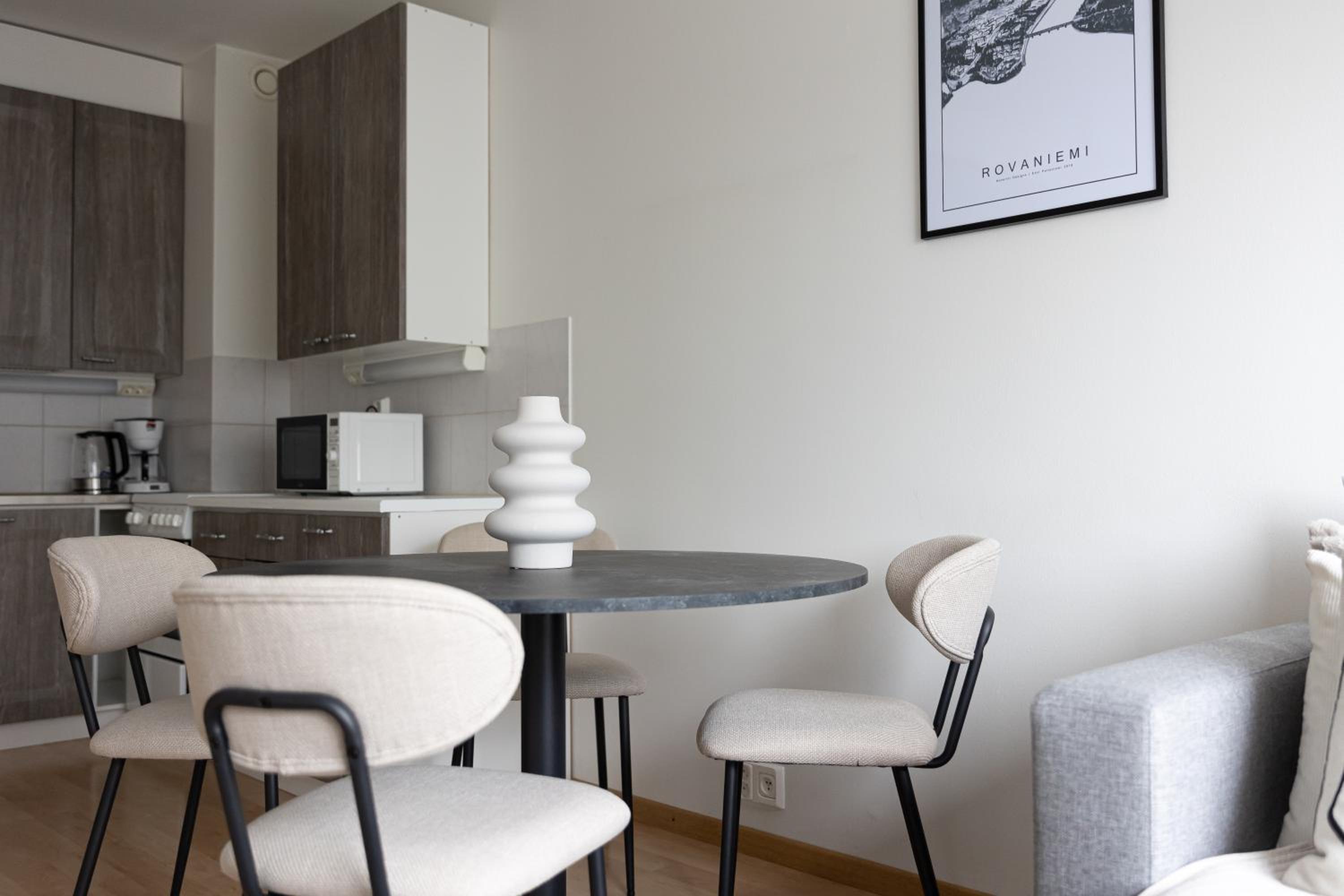 Aurora Central Suite IV By BookLapland