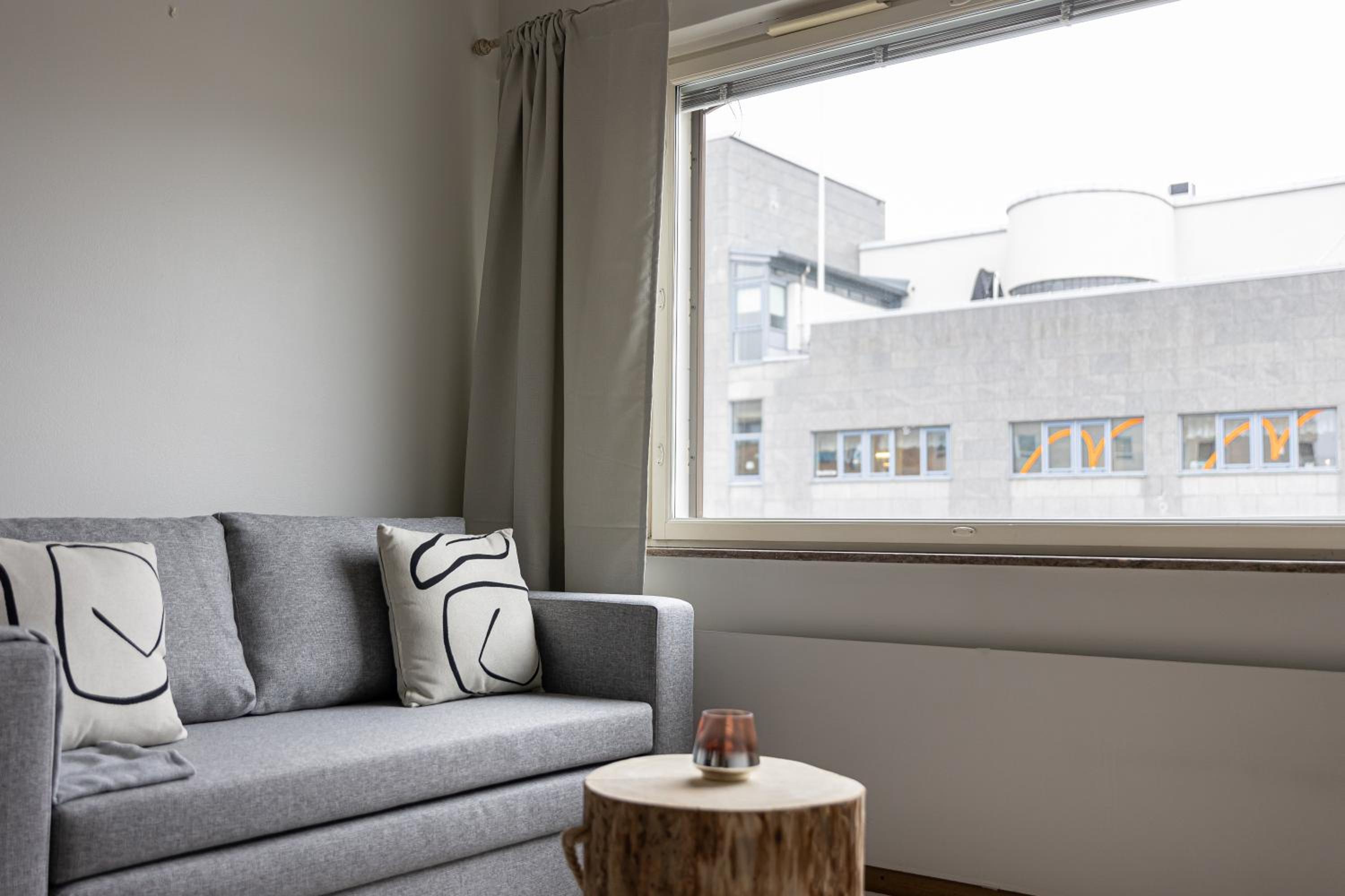 Aurora Central Suite IV By BookLapland