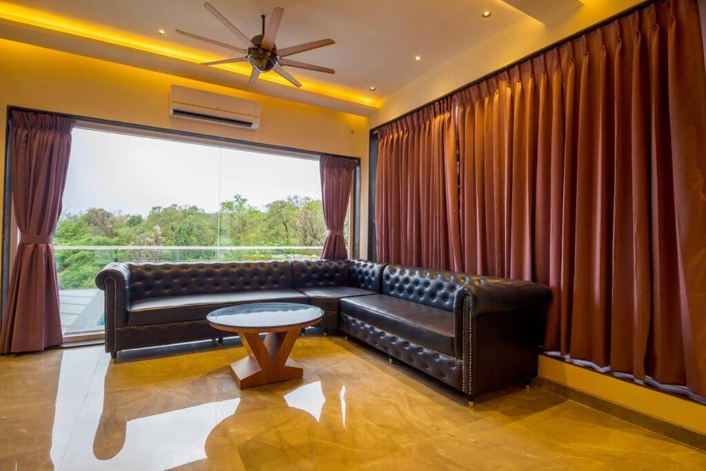 Celebrity Villa