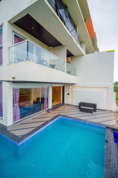 Celebrity Villa