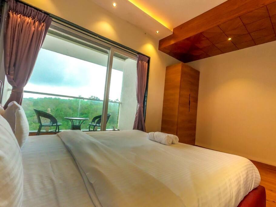Celebrity Villa