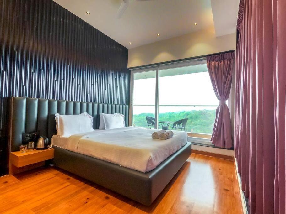 Celebrity Villa