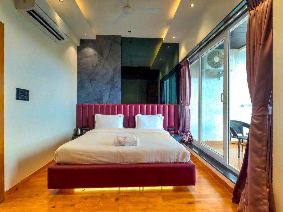 Celebrity Villa