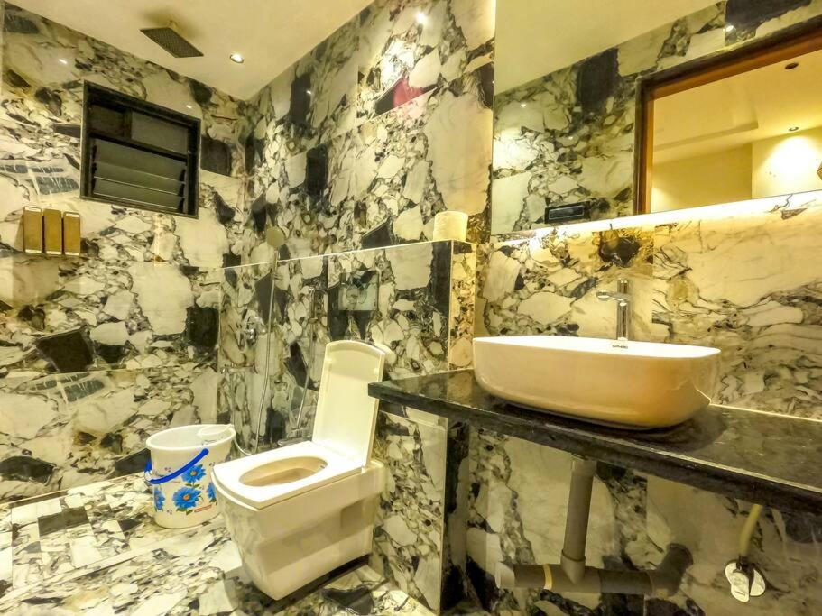 Celebrity Villa