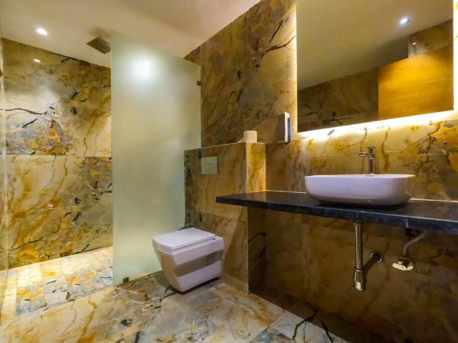 Celebrity Villa