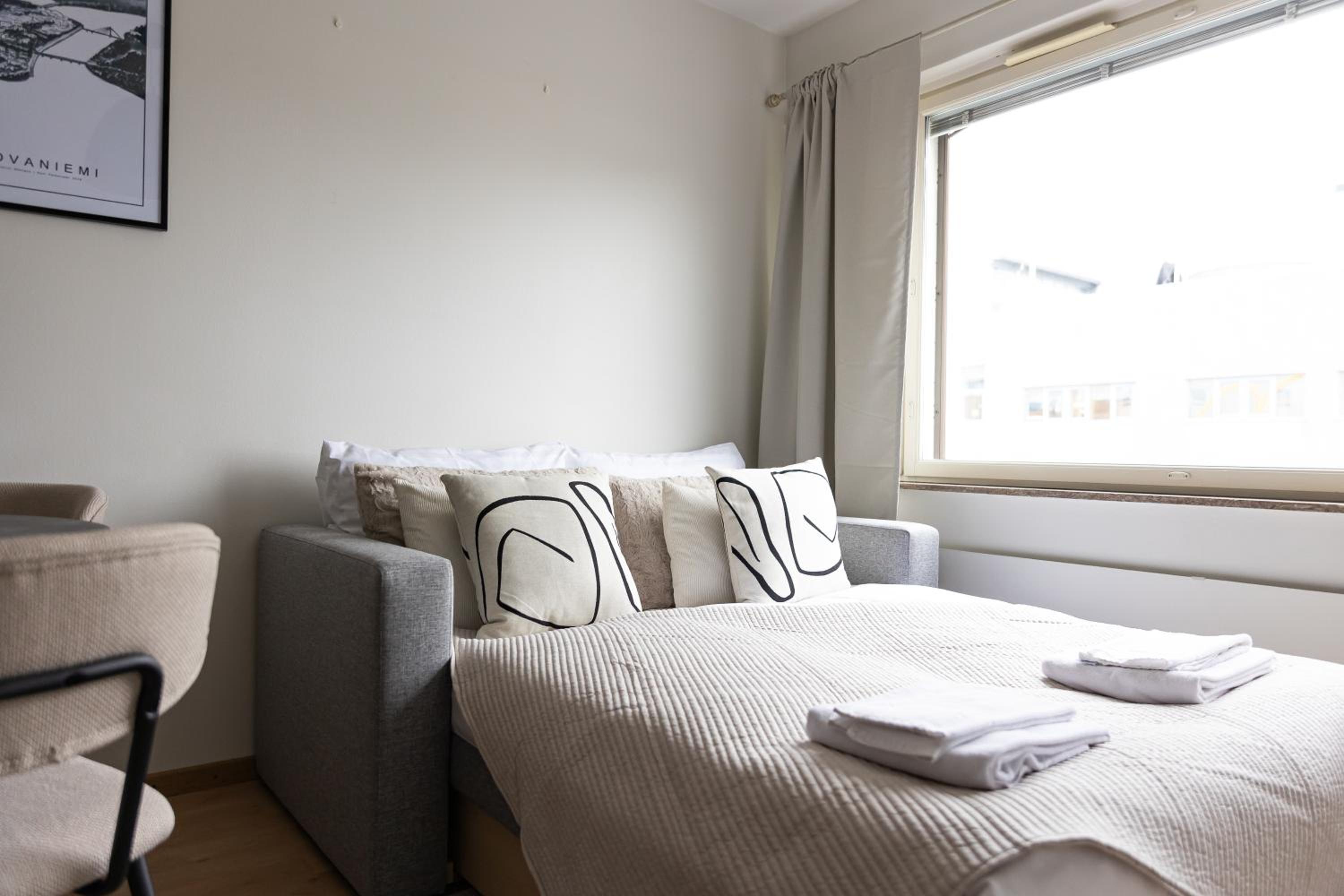 Aurora Central Suite IV By BookLapland